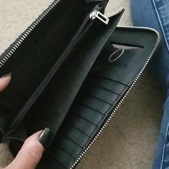 Wallet - Picture 3 of 3